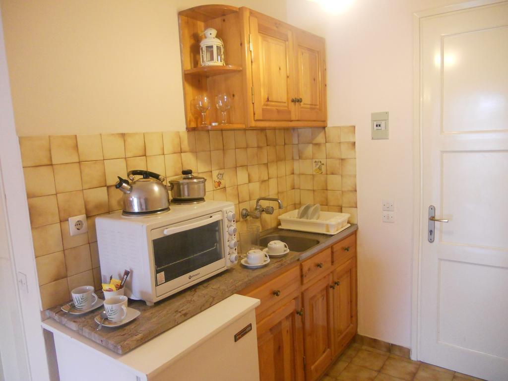 Elli Marina Studios And Apartments Бенитсес Номер фото
